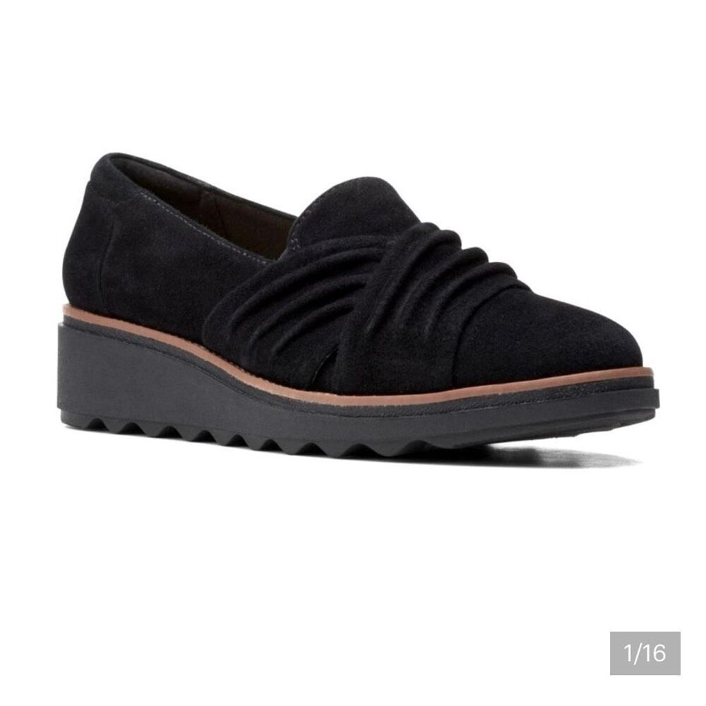 Clark’s suede dark academia preppy whimsigoth loafer slip on chunky heel size 6.